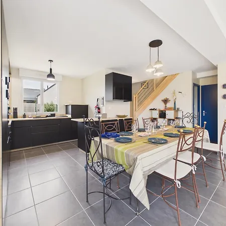 950m De La - Maison Familiale Avec Jardin 度假居