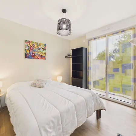 950m De La - Maison Familiale Avec Jardin