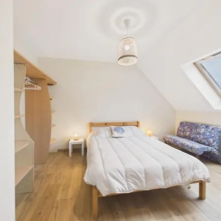 950m De La - Maison Familiale Avec Jardin *